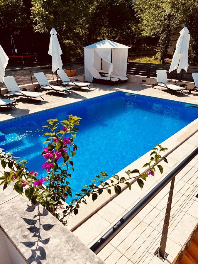 Villa Jela - With Pool Njivice Eksteriør billede
